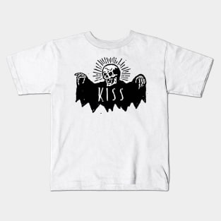 kiss bat bone Kids T-Shirt